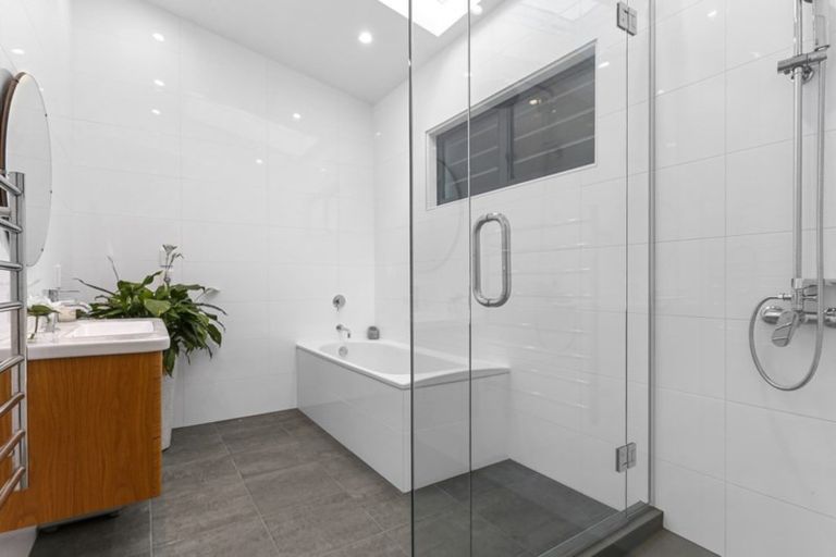 Photo of property in 36c Kewa Road, Albany Heights, Auckland, 0632