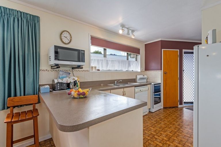 Photo of property in 25 Stillwater Place, Westbrook, Palmerston North, 4412