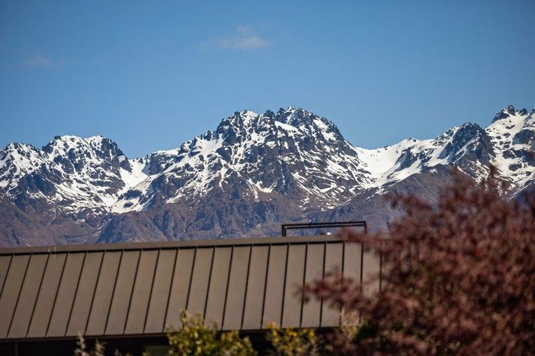 Photo of property in 6 Pendeen Crescent, Jacks Point, Queenstown, 9371