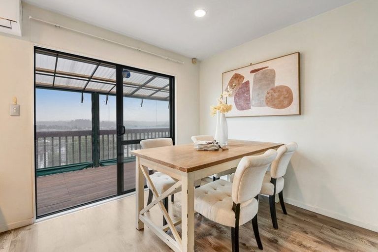 Photo of property in 1/21 Jumento Place, Unsworth Heights, Auckland, 0632