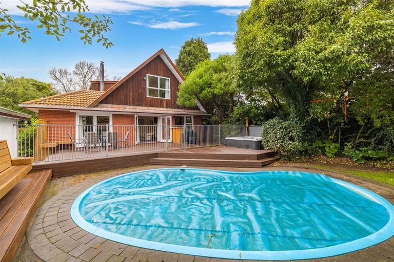 Photo of property in 22 Elwyn Place, Avonhead, Christchurch, 8042