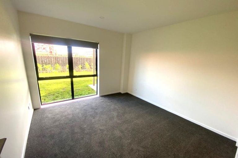 Photo of property in 4/5g Newelm Lane, Flat Bush, Auckland, 2019