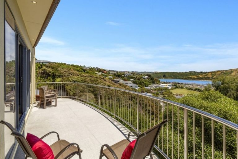 Photo of property in 8a Kiriwai Road, Paremata, Porirua, 5024