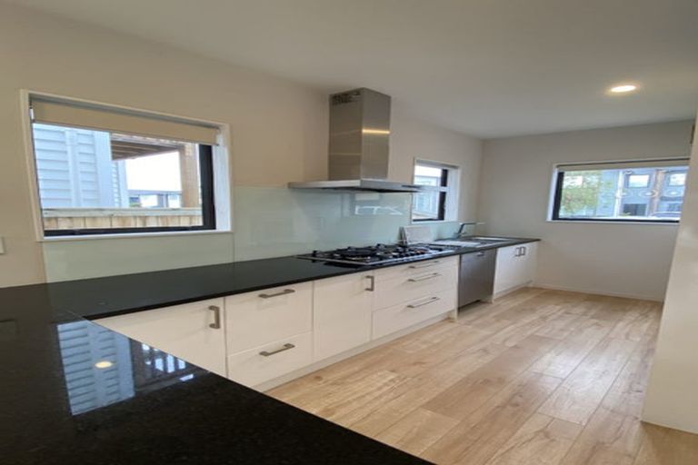 Photo of property in 30 Toanui Road, Hobsonville, Auckland, 0616