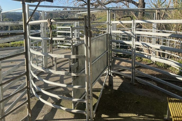 Photo of property in 492 Wairere Road, Paparoa, 0571