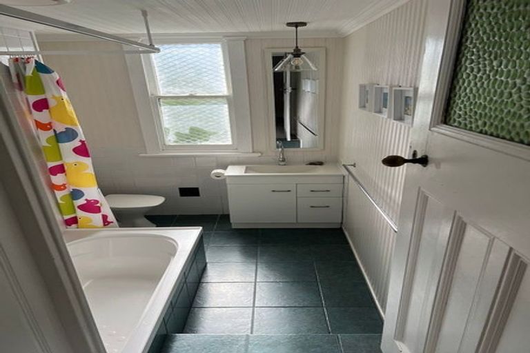 Photo of property in 18 Argyle Street, Waipu, 0510