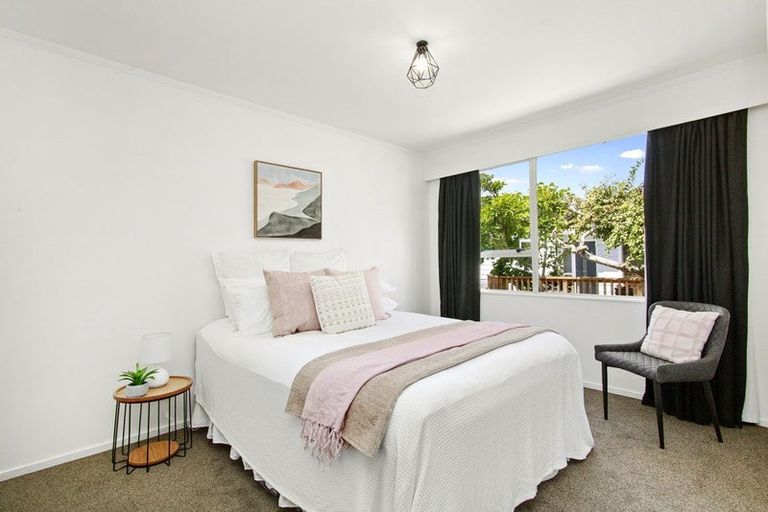 Photo of property in 64 Oriel Avenue, Tawa, Wellington, 5028
