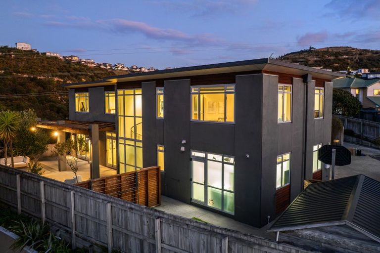 Photo of property in 35 Endeavour Drive, Whitby, Porirua, 5024