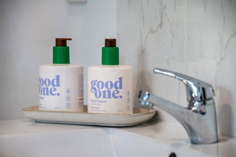 Photo of property in 53 Ferry Road, Arkles Bay, Whangaparaoa, 0932