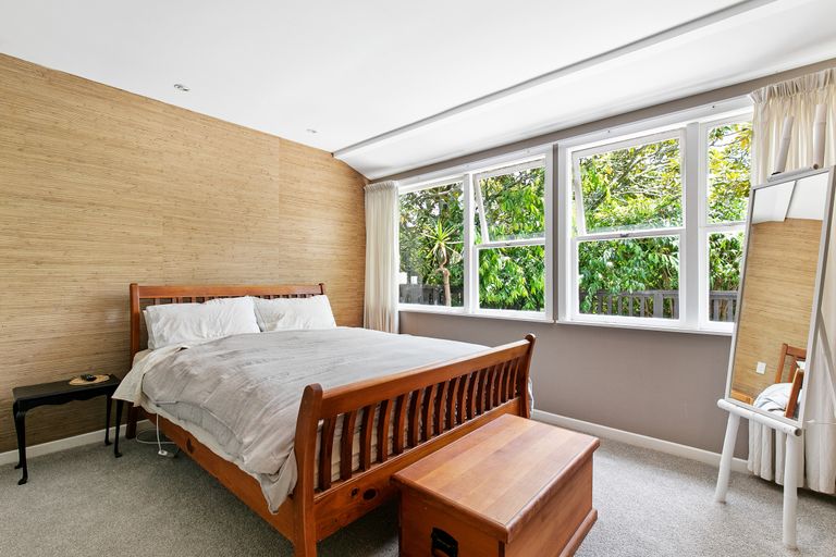 Photo of property in 75 Saddleback Rise, Murrays Bay, Auckland, 0630