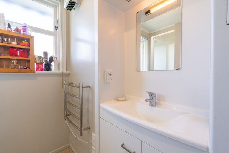 Photo of property in 35 Mararoa Drive, Manapouri, 9679