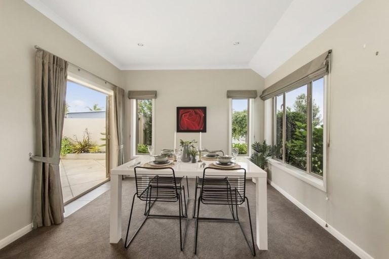 Photo of property in 2 Oldfield Court, Huntington, Hamilton, 3210