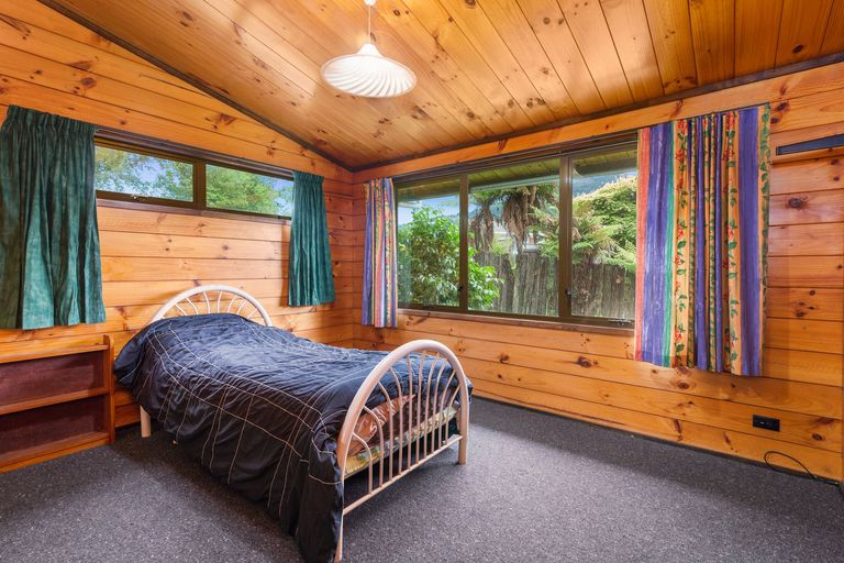 Photo of property in 5 Beryl Place, Pukehangi, Rotorua, 3015