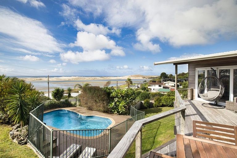 Photo of property in 4 Lincoln Street, Mangawhai Heads, Mangawhai, 0505