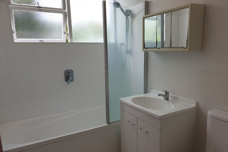 Photo of property in 3/26 Mellons Bay Road, Howick, Auckland, 2014