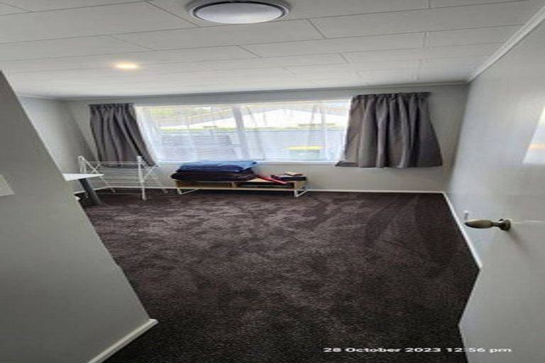 Photo of property in 2/80 Airlie Road, Plimmerton, Porirua, 5026