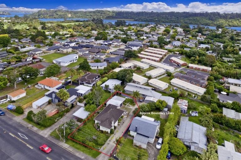 Photo of property in 206 Beach Haven Road, Beach Haven, Auckland, 0626