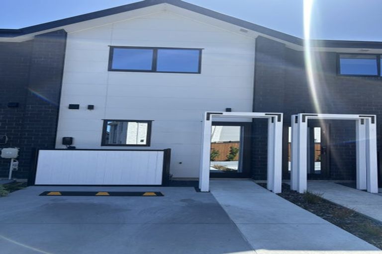 Photo of property in 2/1 Matata Place, Dallington, Christchurch, 8061