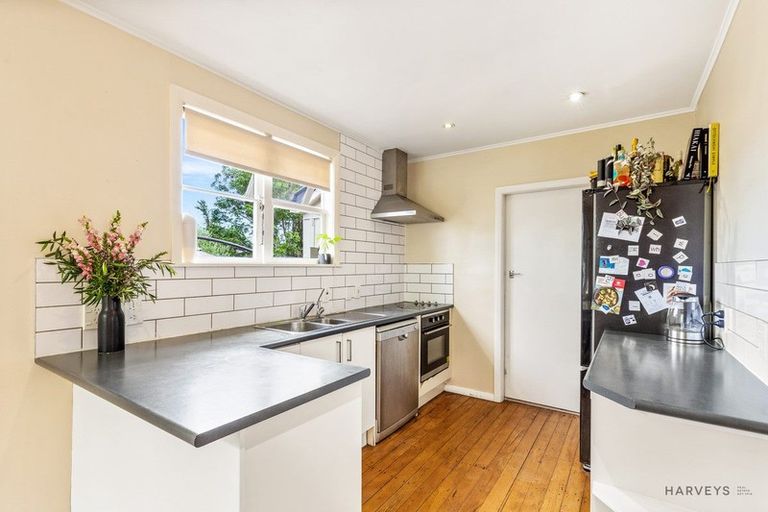 Photo of property in 76 Titirangi Road, New Lynn, Auckland, 0600