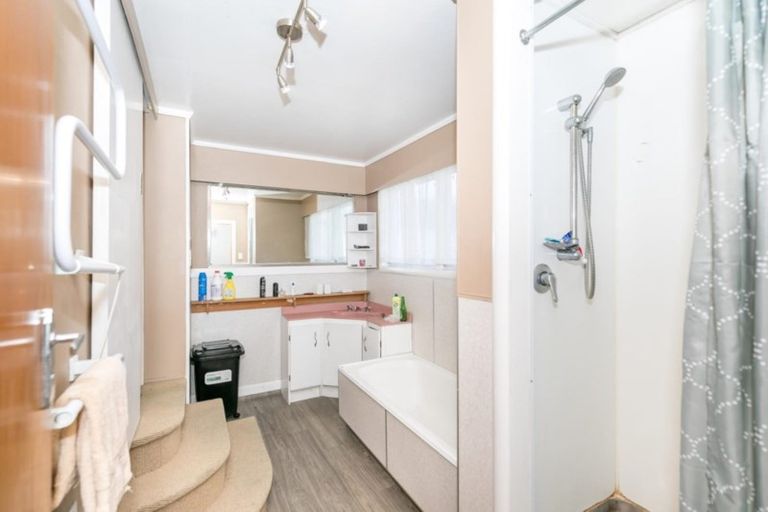 Photo of property in 15 Livingstone Avenue, Nawton, Hamilton, 3200