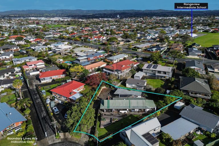 Photo of property in 15 Fairlea Road, Te Atatu South, Auckland, 0610