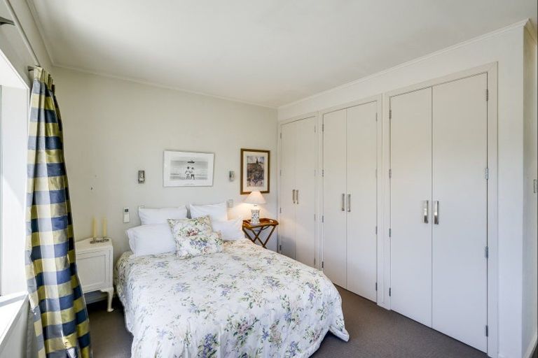 Photo of property in 18 Lucknow Road, Havelock North, 4130