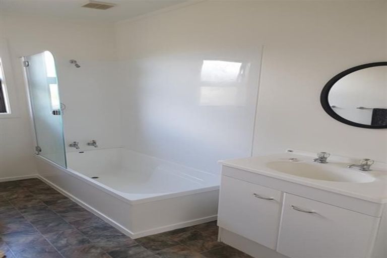 Photo of property in 315b Maungaraki Road, Maungaraki, Lower Hutt, 5010