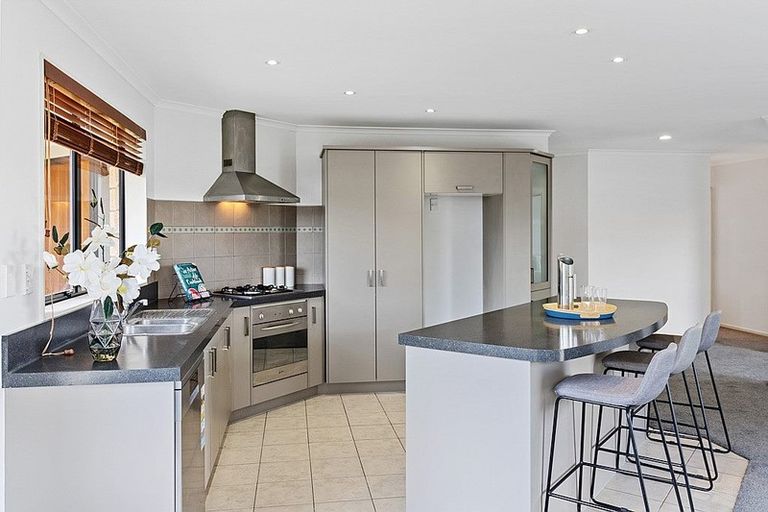 Photo of property in 8 Wakefield Place, Rototuna North, Hamilton, 3210