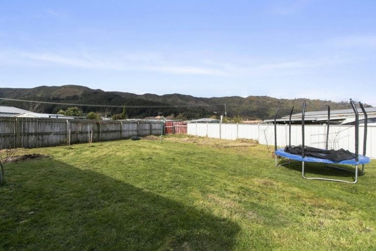 Photo of property in 17 Whitehall Street, Wainuiomata, Lower Hutt, 5014