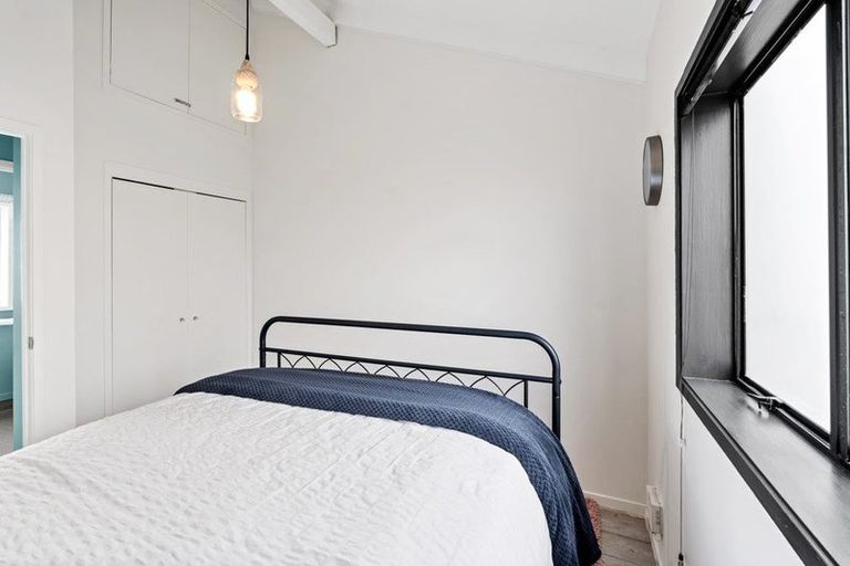 Photo of property in 1 Fantail Court, Orewa, 0931