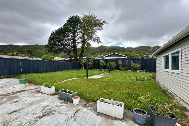 Photo of property in 14 Ruthven Road, Wainuiomata, Lower Hutt, 5014