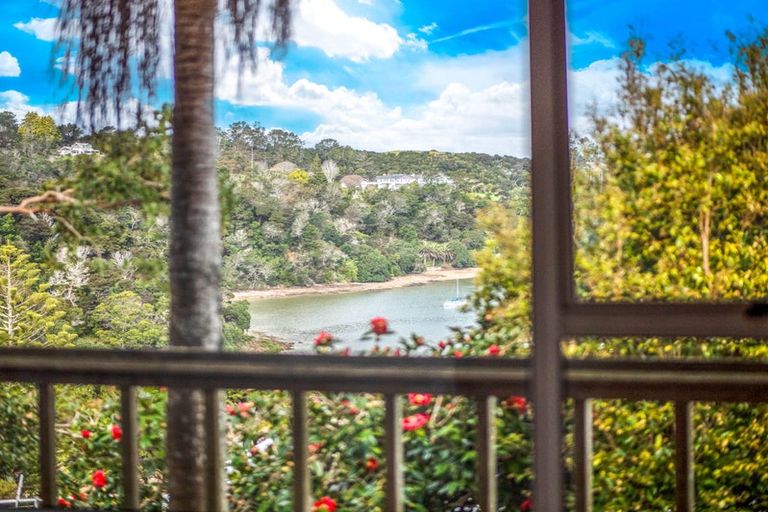 Photo of property in 18 Brind Road, Russell, 0202