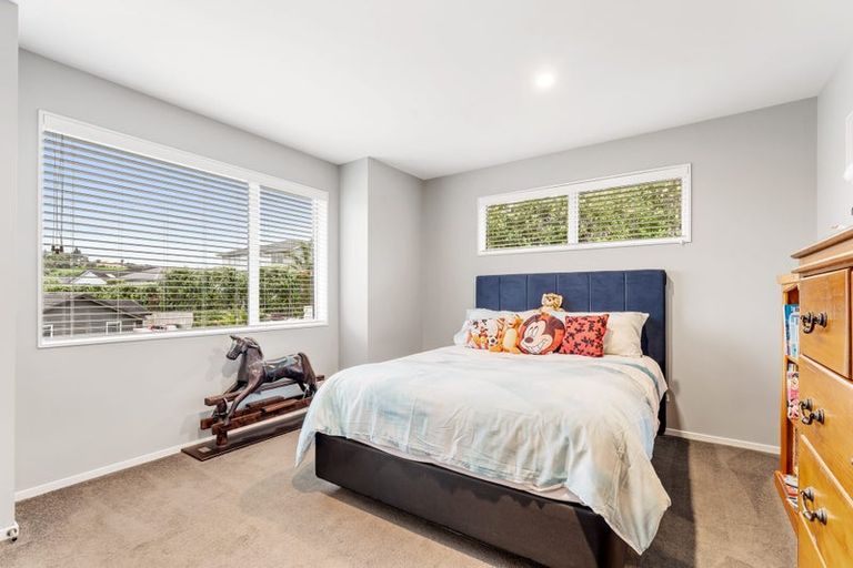 Photo of property in 2 Boocock Crescent, Orewa, 0931