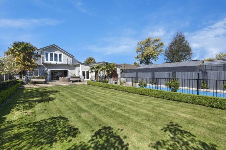 Photo of property in 77 Idris Road, Fendalton, Christchurch, 8052