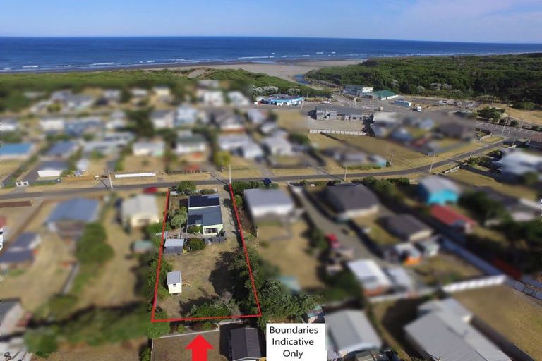 Photo of property in 15 Rangitane Street, Himatangi Beach, Foxton, 4891