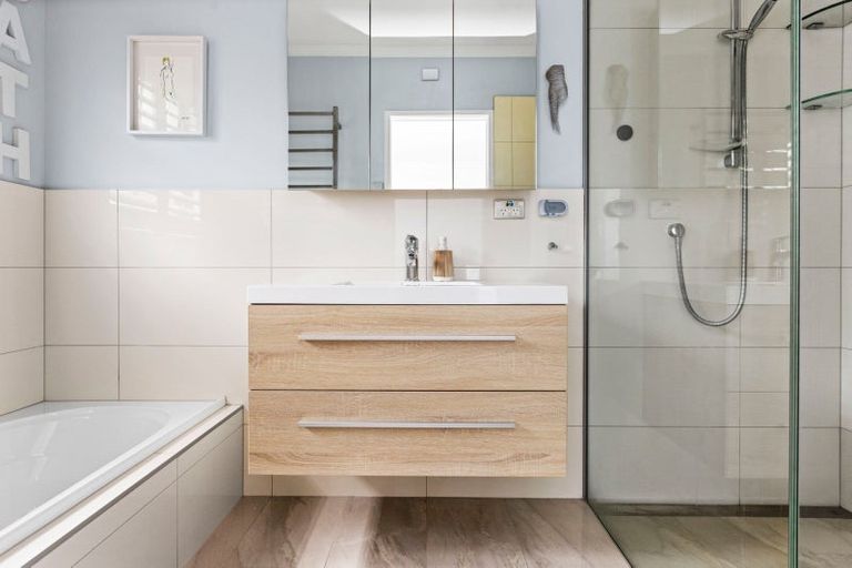 Photo of property in 11 Muritai Crescent, Havelock North, 4130