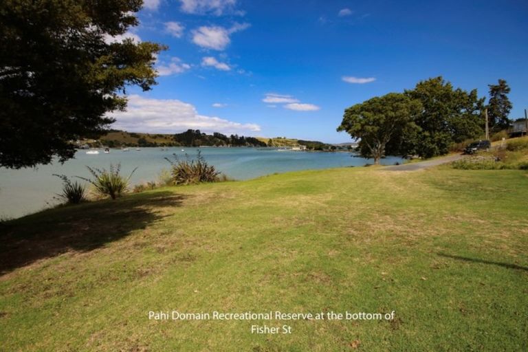 Photo of property in 6 Bonham Street, Pahi, Paparoa, 0571