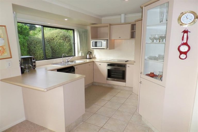 Photo of property in 6 Hawk Place, Welcome Bay, Tauranga, 3112