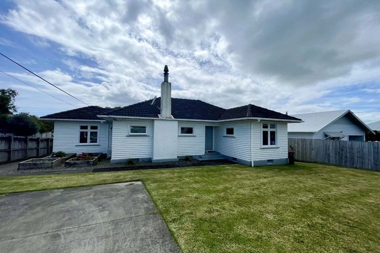 Photo of property in 57 Paynters Avenue, Strandon, New Plymouth, 4312