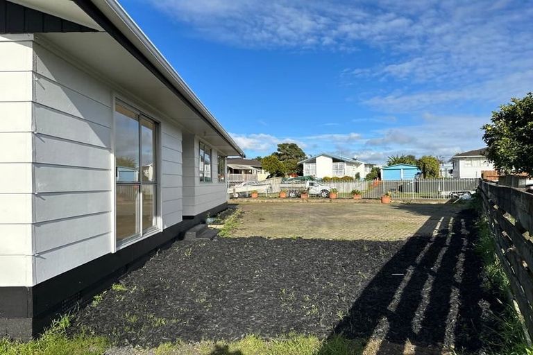 Photo of property in 4 Serrano Place, Clover Park, Auckland, 2023