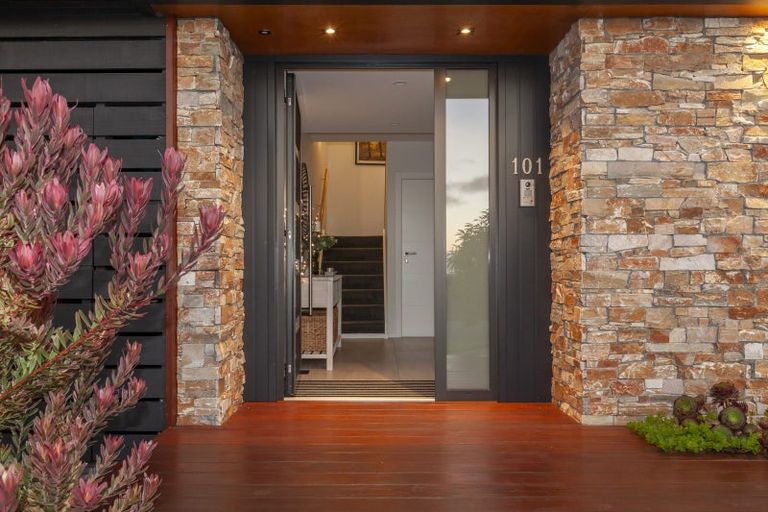 Photo of property in 101 Kakariki Grove, Waikanae, 5036