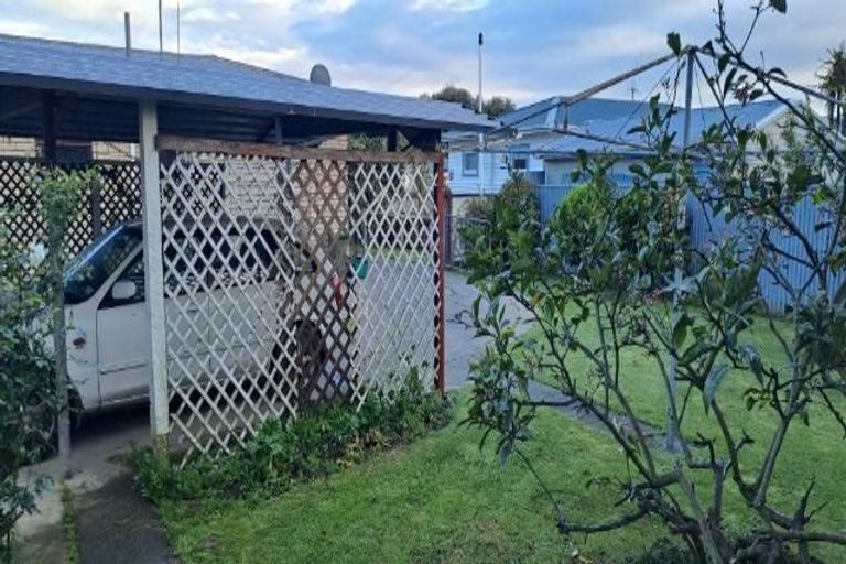 Photo of property in 19 Balmoral Street, Levin, 5510