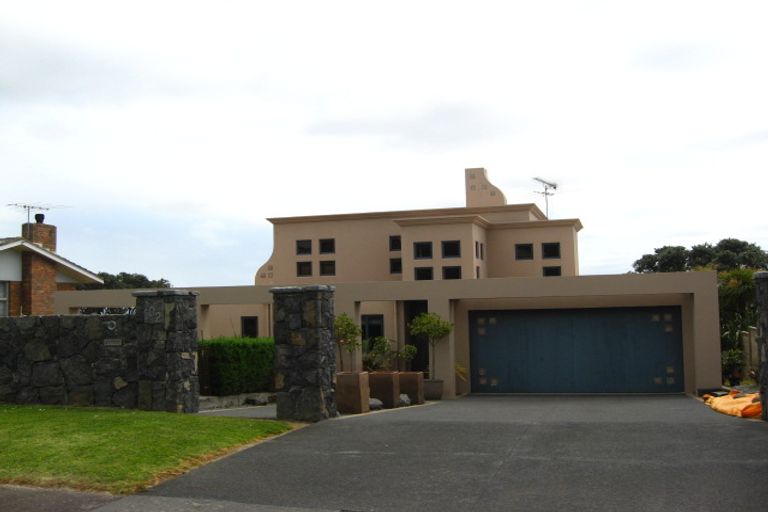 Photo of property in 102 Pacific Parade, Army Bay, Whangaparaoa, 0930