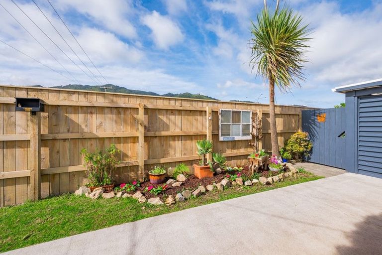 Photo of property in 18a Ngaio Road, Waikanae, 5036