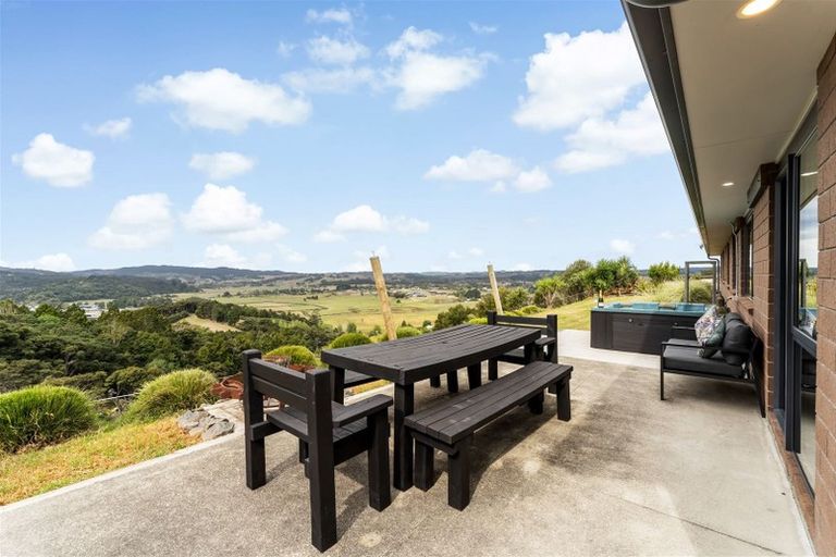 Photo of property in 175a Pinchgut Road, Kaukapakapa, 0873