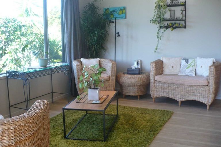 Photo of property in 8 Fendalton Place, Hatfields Beach, Orewa, 0931