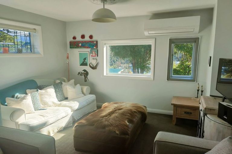 Photo of property in 22 Leicester Street, Picton, 7220