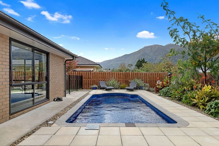 Photo of property in 2 Sunrise Place, Te Aroha, 3320