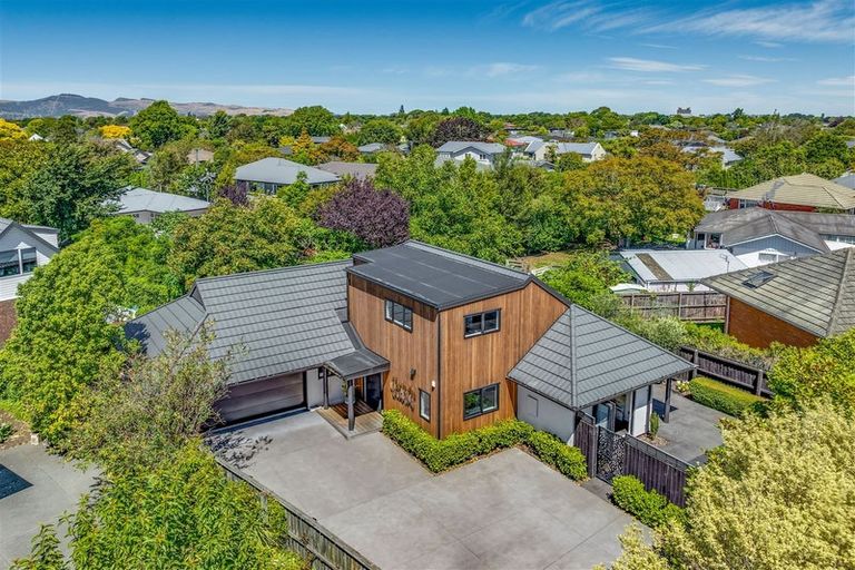 Photo of property in 71b Wairakei Road, Bryndwr, Christchurch, 8052