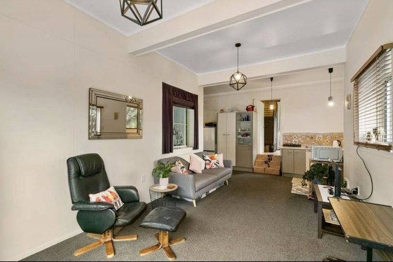 Photo of property in 390 Driving Creek Road, Coromandel, 3506